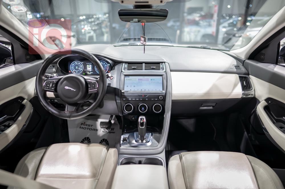 جاكوار إي- بيس